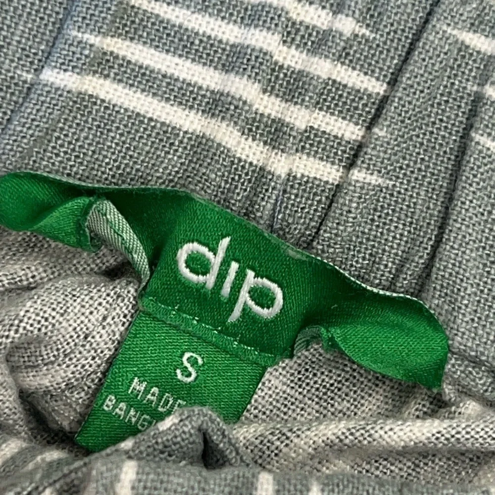 dip sage green
